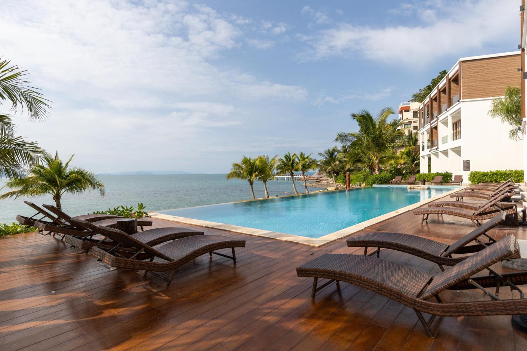 X-Sea Khanom Harbor Bay Resort Bagian luar foto