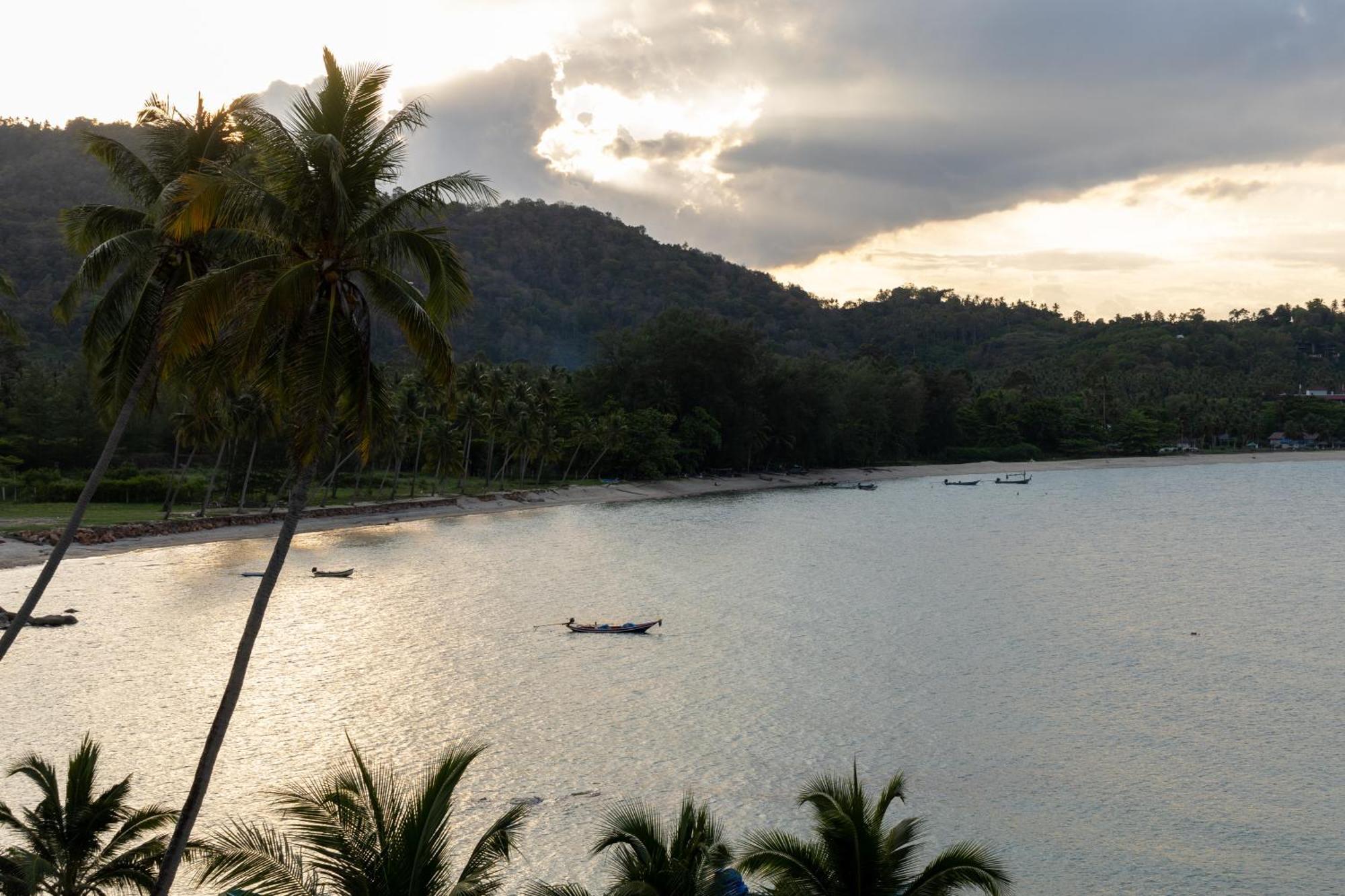 X-Sea Khanom Harbor Bay Resort Bagian luar foto